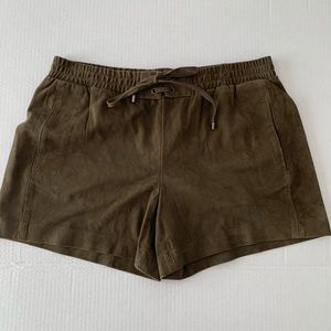 Vince 100% suede shorts size M